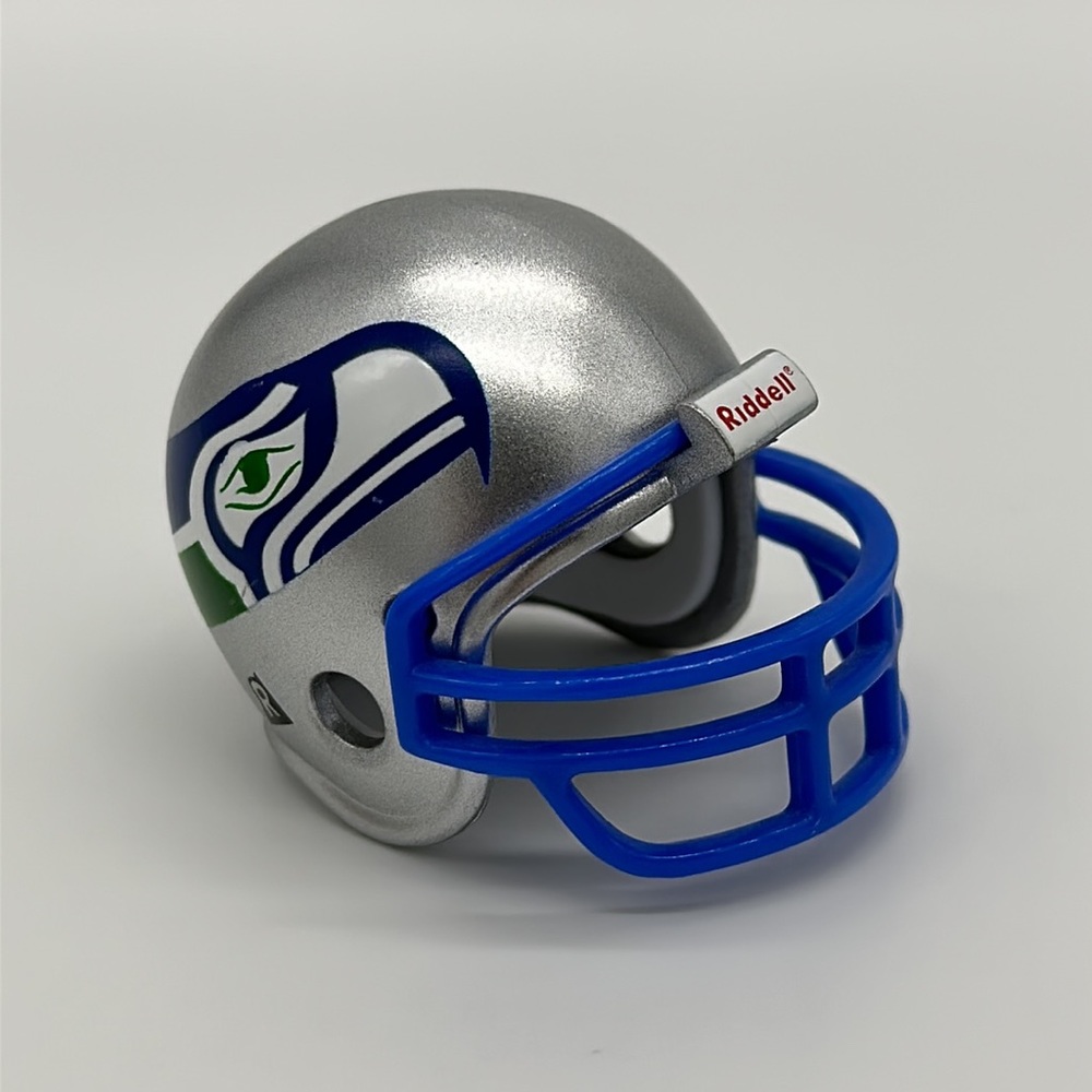 Seattle Seahawks Vintage NFL Vintage Pocket Pro Mini Riddell Football Helmet - Picture 1 of 6